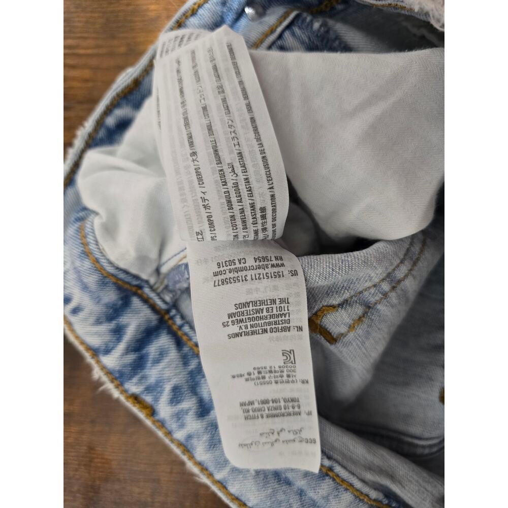 Abercrombie & Fitch Curve Love Mom High Rise Distressed Light Wash Jeans 26/2R - Picture 6 of 10